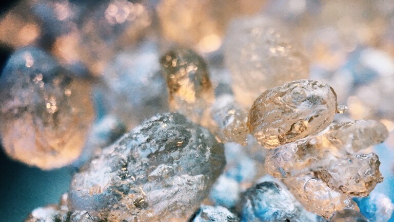 Weisser Montana-Achat